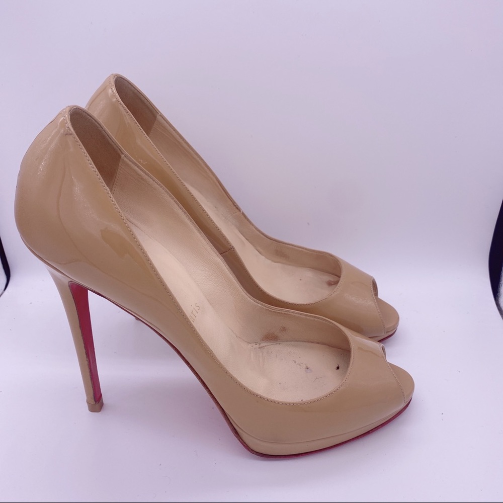 Christian Louboutin nude patent peeptoe heels - Picture 3 of 9